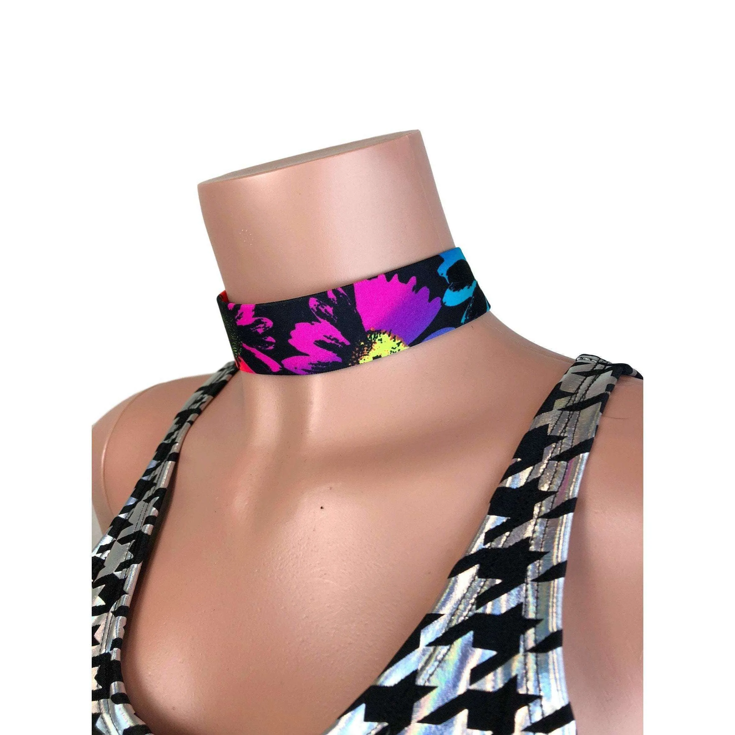 Electric Daisy UV Glow Floral Choker